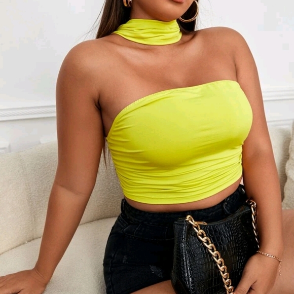 SHEIN Tops - NWOT Plus Crisscross Backless Halter Top Size 3X